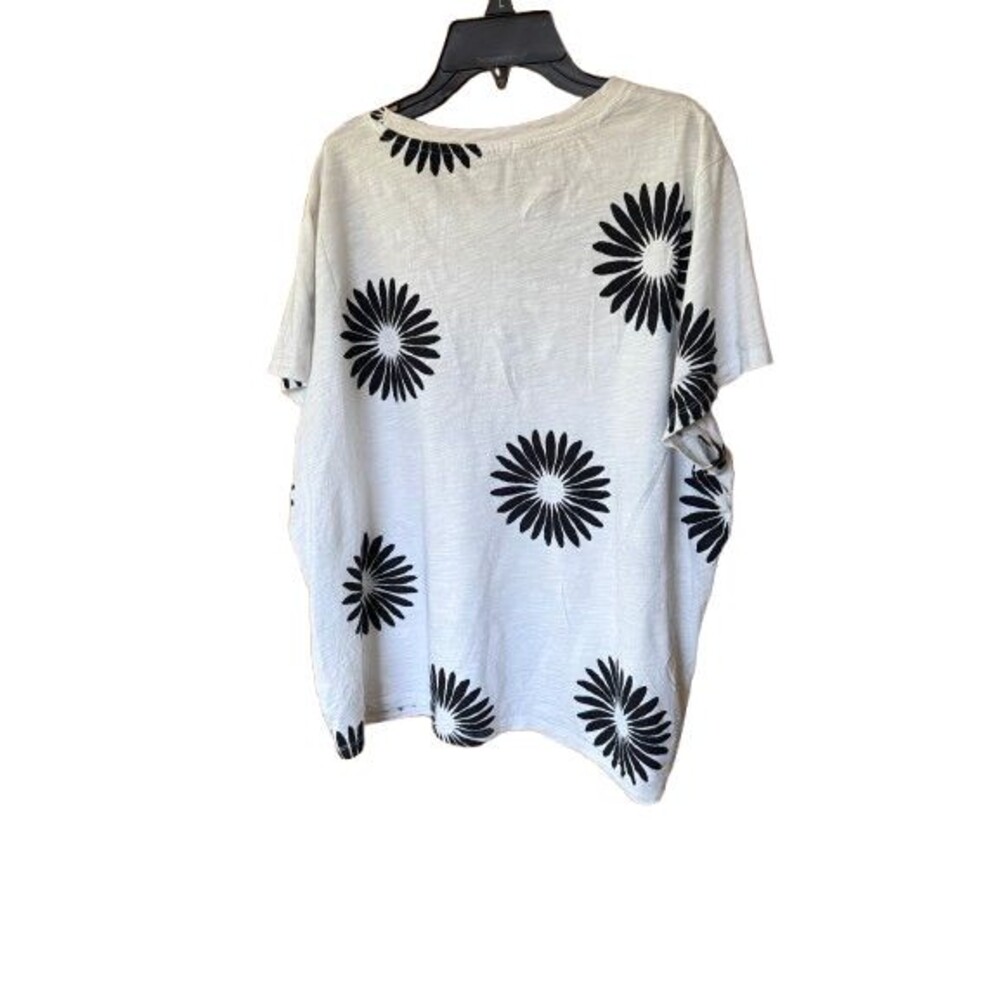 SANCTURY BLACK AND WHITE FLORAL TEE SHIRT SIZE 2X - Picture 3 of 3